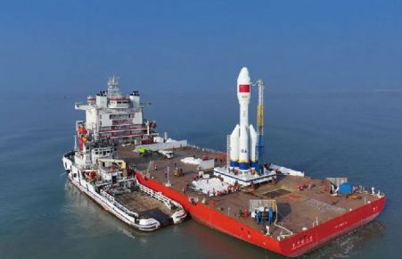 Raffles 22000-ton rocket launch ship